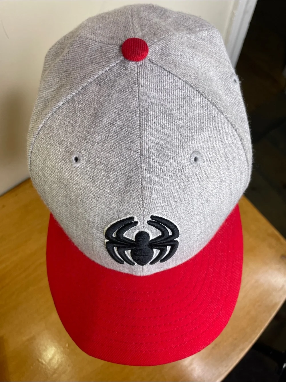 New Era Kids Gray Crown Red Brim Spider Patch Cap